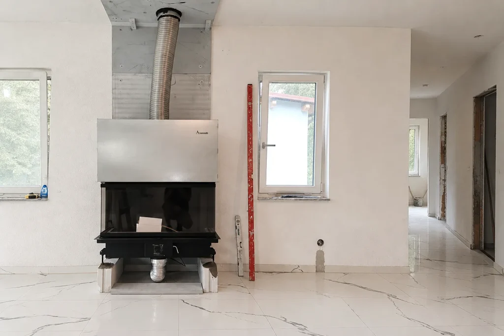 Kamin treba izgledati dobro, ali prvo mora tehnički odgovarati prostoru.